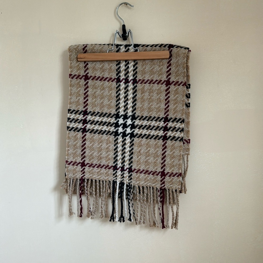 Thick, Beautiful Nova Plaid Woven Burberry Scarf - Cashmere and Wool